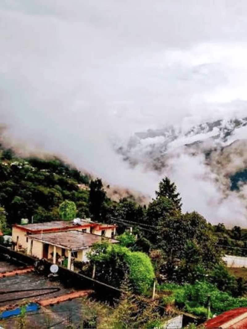 Himalayan valley scenery near Chopta
